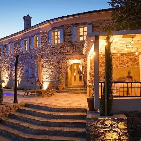 Castello Di Papa By Villsy - With Sea View, Private Pool, Sauna And Jacuzzi