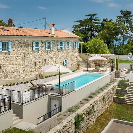 Villa Castello Di Papa By Villsy - With Sea View, Private Pool, Sauna And Jacuzzi *