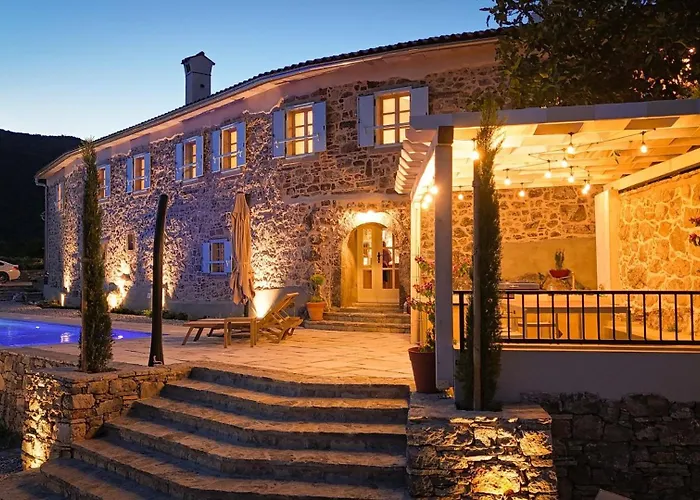 Castello Di Papa By Villsy - With Sea View, Private Pool, Sauna And Jacuzzi