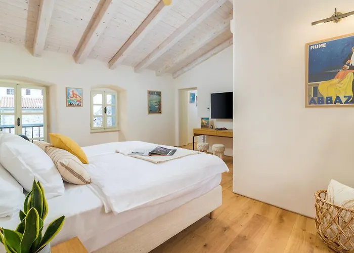 Castello Di Papa By Villsy - With Sea View, Private Pool, Sauna And Jacuzzi