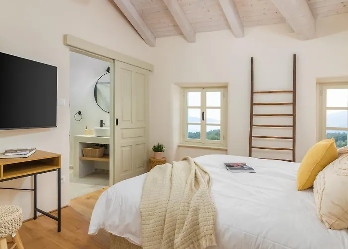 Villa Castello Di Papa By Villsy - With Sea View, Private Pool, Sauna And Jacuzzi Veprinac