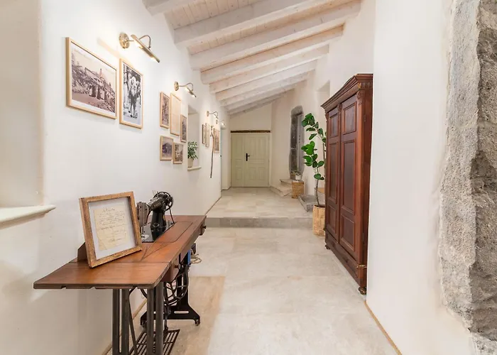 Castello Di Papa By Villsy - With Sea View, Private Pool, Sauna And Jacuzzi Villa Veprinac