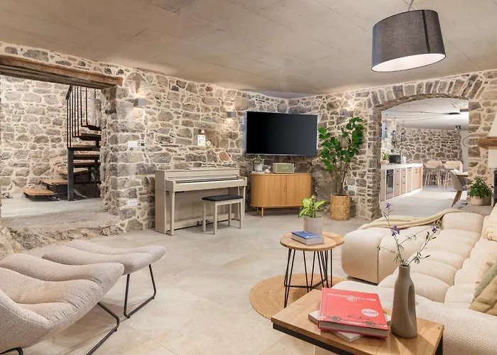 Castello Di Papa By Villsy - With Sea View, Private Pool, Sauna And Jacuzzi *