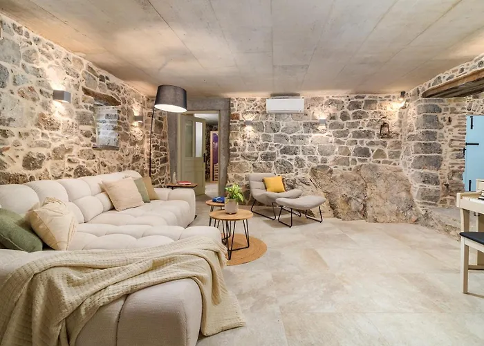 Castello Di Papa By Villsy - With Sea View, Private Pool, Sauna And Jacuzzi