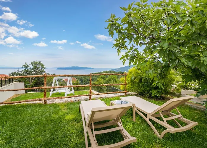 Castello Di Papa By Villsy - With Sea View, Private Pool, Sauna And Jacuzzi Veprinac