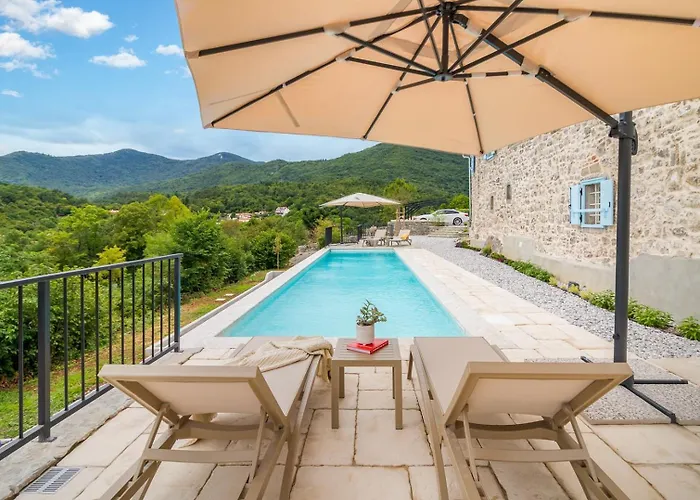 Castello Di Papa By Villsy - With Sea View, Private Pool, Sauna And Jacuzzi * Veprinac
