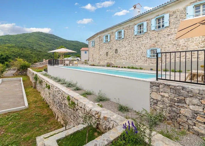 Villa Castello Di Papa By Villsy - With Sea View, Private Pool, Sauna And Jacuzzi Veprinac