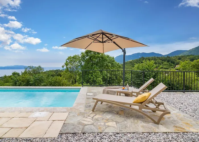 Castello Di Papa By Villsy - With Sea View, Private Pool, Sauna And Jacuzzi Villa Veprinac