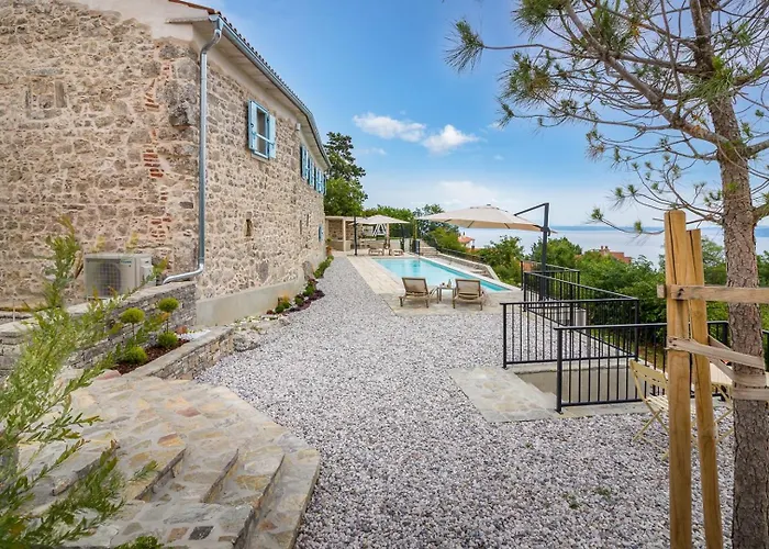 Villa Castello Di Papa By Villsy - With Sea View, Private Pool, Sauna And Jacuzzi