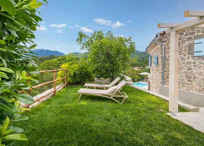 Castello Di Papa By Villsy - With Sea View, Private Pool, Sauna And Jacuzzi Villa Veprinac