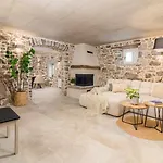 Castello Di Papa By Villsy - With Sea View, Private Pool, Sauna And Jacuzzi * Veprinac