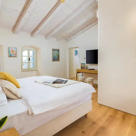 Castello Di Papa By Villsy - With Sea View, Private Pool, Sauna And Jacuzzi