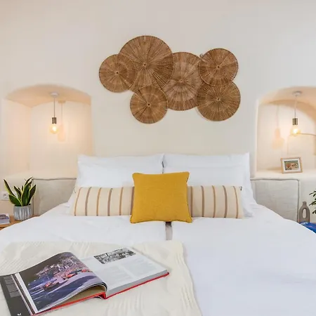 Villa Castello Di Papa By Villsy - With Sea View, Private Pool, Sauna And Jacuzzi