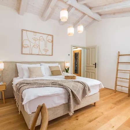 Villa Castello Di Papa By Villsy - With Sea View, Private Pool, Sauna And Jacuzzi