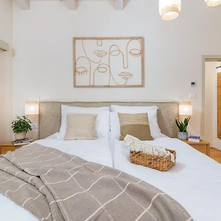 Villa Castello Di Papa By Villsy - With Sea View, Private Pool, Sauna And Jacuzzi Veprinac