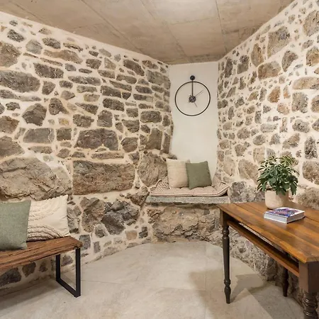 Villa Castello Di Papa By Villsy - With Sea View, Private Pool, Sauna And Jacuzzi Veprinac
