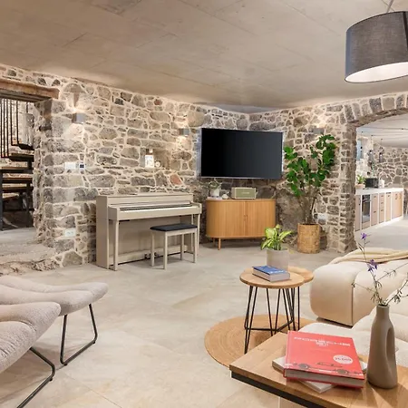 Castello Di Papa By Villsy - With Sea View, Private Pool, Sauna And Jacuzzi *