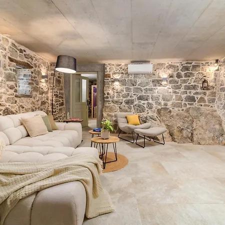 Castello Di Papa By Villsy - With Sea View, Private Pool, Sauna And Jacuzzi