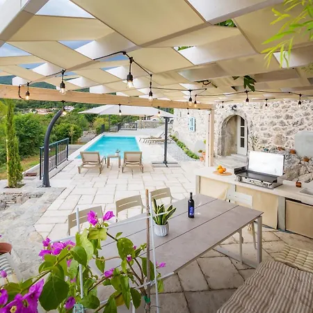 Castello Di Papa By Villsy - With Sea View, Private Pool, Sauna And Jacuzzi Veprinac