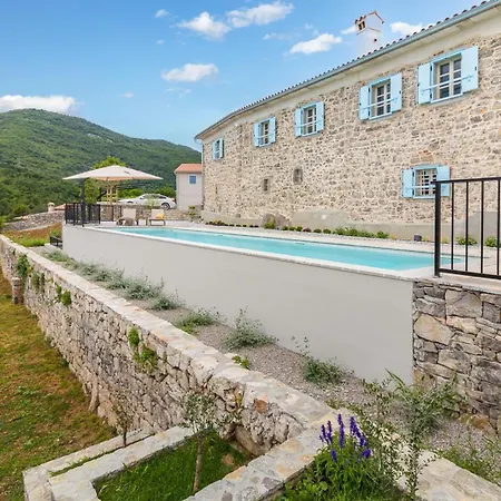 Villa Castello Di Papa By Villsy - With Sea View, Private Pool, Sauna And Jacuzzi Veprinac