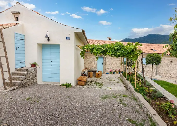 Castello Di Papa By Villsy - With Sea View, Private Pool, Sauna And Jacuzzi Βίλα