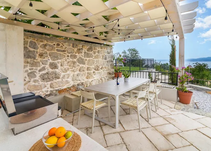 Castello Di Papa By Villsy - With Sea View, Private Pool, Sauna And Jacuzzi * Veprinac